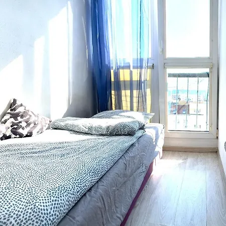 - Ul Sliczna Apartment